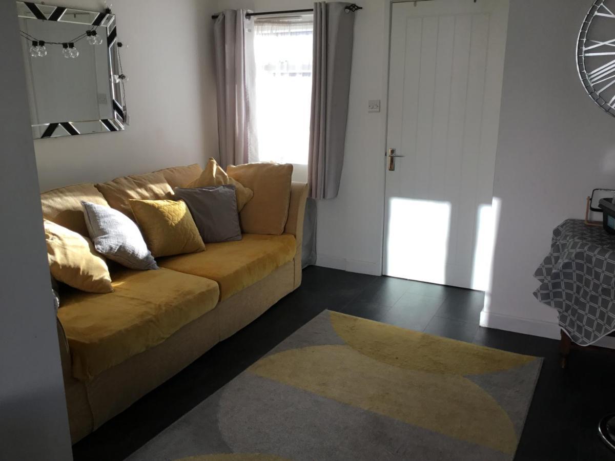 In The Heart Of Chichester Apartment Exterior photo